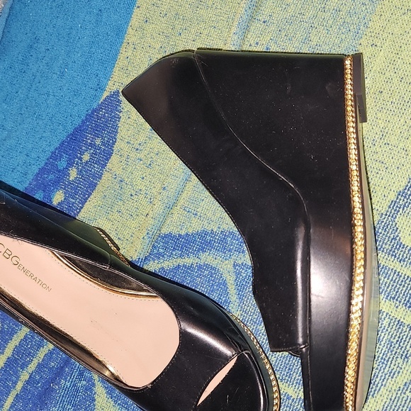 BCBG Elegant Black Wedge Peep-Toe Shoes - Picture 3 of 4